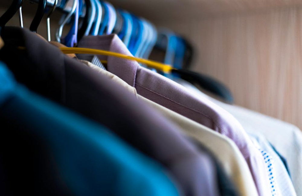 10 kledingstukken die iedere man in zijn kast moet hebben